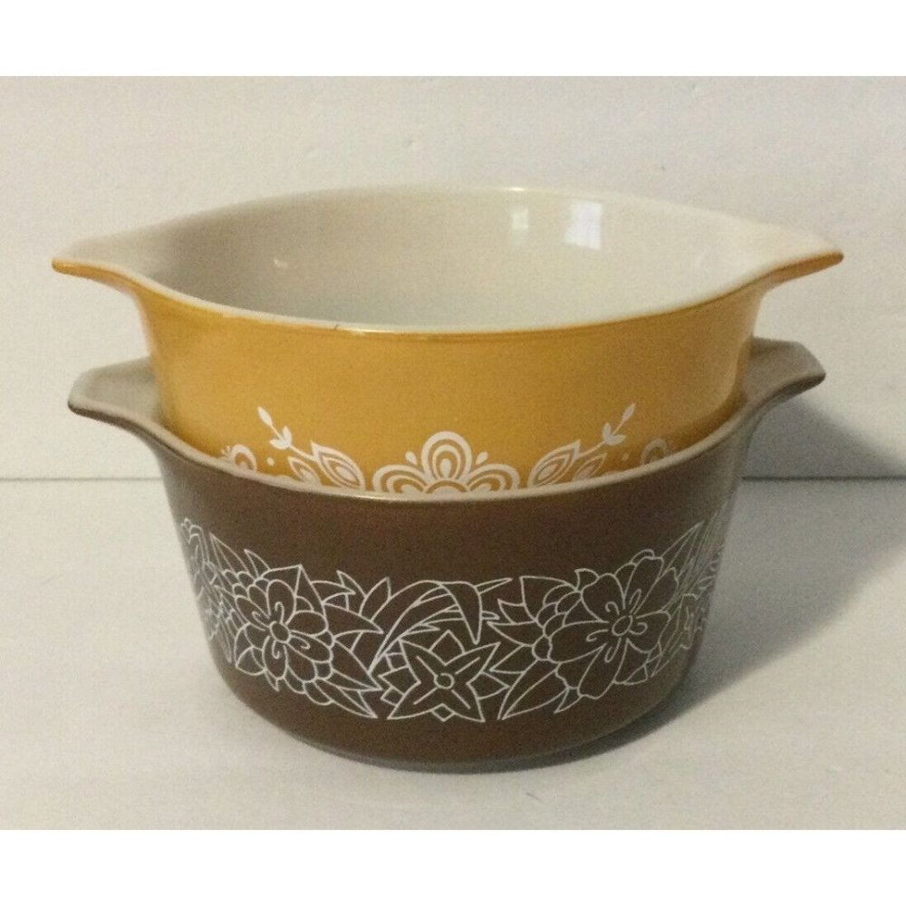 Lot of 2 Vintage Pyrex Butterfly Gold Woodland Brown Ovenware 1Qt Bowls Round